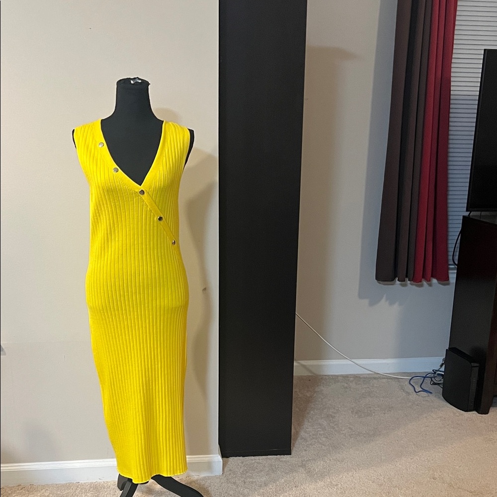 Vibrant Yellow Button-Detail Midi Dress